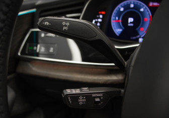 Подержанный автомобиль Audi Q7 2020 года (13 фото)