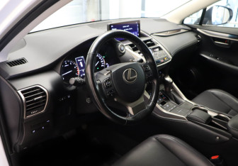 Подержанный автомобиль Lexus NX 2017 года (7 фото)