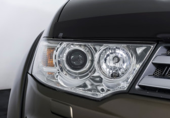 Подержанный автомобиль Mitsubishi Pajero Sport 2015 года (19 фото)