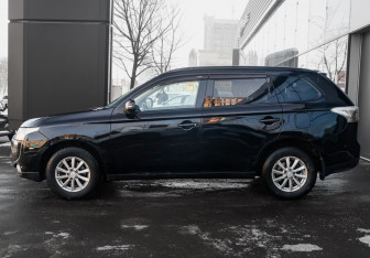 Подержанный автомобиль Mitsubishi Outlander 2012 года (8 фото)