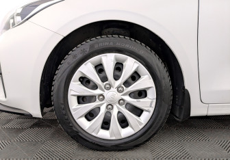 Подержанный автомобиль Kia Cerato Sedan 2019 года (18 фото)