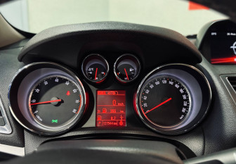 Подержанный автомобиль Opel Mokka 2013 года (11 фото)