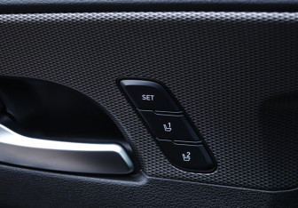 Подержанный автомобиль Hyundai Santa Fe 2019 года (16 фото)