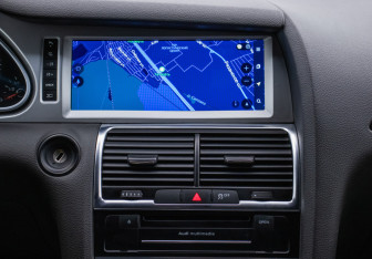 Подержанный автомобиль Audi Q7 2013 года (14 фото)