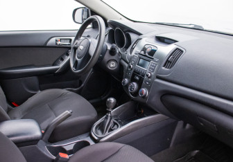 Подержанный автомобиль Kia Cerato Sedan 2012 года (10 фото)