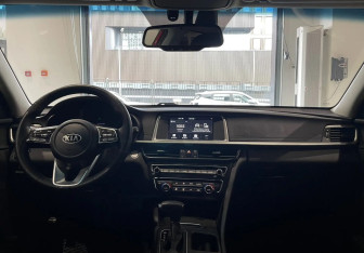 Подержанный автомобиль Kia Optima Sedan 2019 года (10 фото)