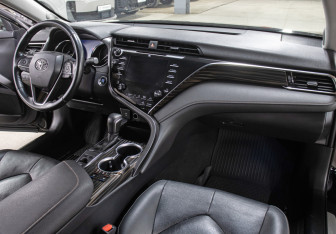 Подержанный автомобиль Toyota Camry Sedan 2020 года (11 фото)