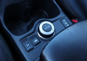 Подержанный автомобиль Nissan X-Trail 2015 года (15 фото)