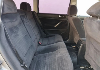 Подержанный автомобиль Volkswagen Passat Wagon 2003 года (11 фото)