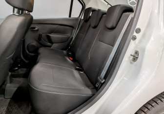 Подержанный автомобиль Renault Logan Sedan 2022 года (12 фото)
