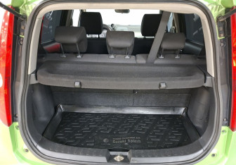 Подержанный автомобиль Suzuki Splash 2010 года (16 фото)