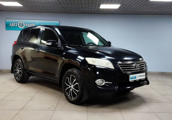 Подержанный автомобиль Toyota RAV4 2011 года (3 фото)