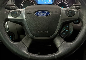 Подержанный автомобиль Ford Focus Hatchback 2011 года (13 фото)