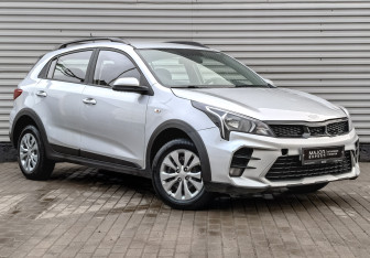 Подержанный автомобиль Kia Rio Hatchback 2021 года (3 фото)