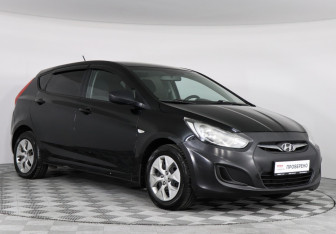 Подержанный автомобиль Hyundai Solaris Hatchback 2013 года (2 фото)