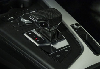 Подержанный автомобиль Audi A4 Sedan 2019 года (17 фото)