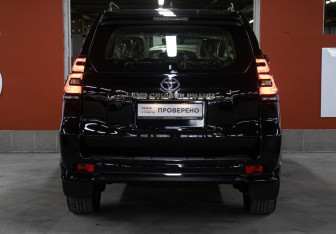 Подержанный автомобиль Toyota Land Cruiser Prado 2023 года (6 фото)