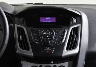 Подержанный автомобиль Ford Focus Wagon 2012 года (14 фото)