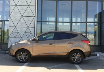 Подержанный автомобиль Hyundai ix35 2013 года (8 фото)
