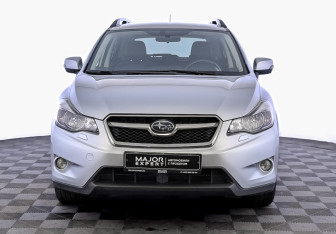 Подержанный автомобиль Subaru XV 2014 года (2 фото)