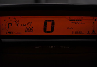 Подержанный автомобиль Citroen C4 Hatchback 2008 года (15 фото)