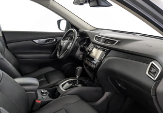 Подержанный автомобиль Nissan X-Trail 2015 года (13 фото)