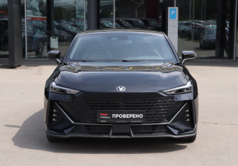 Подержанный автомобиль Changan UNI-V 2024 года (2 фото)