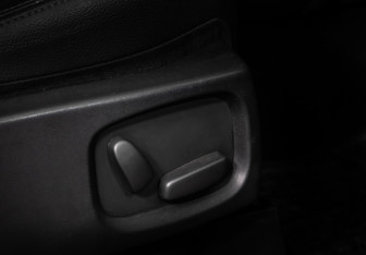 Подержанный автомобиль Land Rover Discovery 2014 года (17 фото)