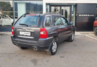 Подержанный автомобиль Kia Sportage 2010 года (5 фото)