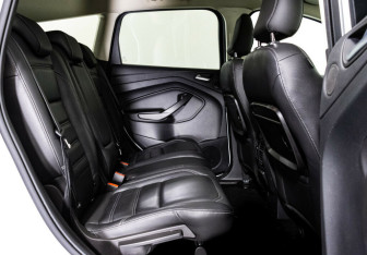 Подержанный автомобиль Ford Kuga 2017 года (15 фото)