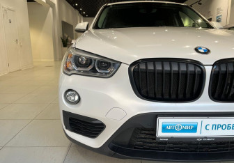 Подержанный автомобиль BMW X1 2018 года (8 фото)