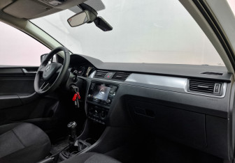 Подержанный автомобиль Skoda Rapid Liftback 2019 года (13 фото)