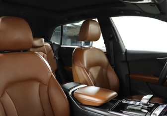 Подержанный автомобиль Audi Q8 2021 года (16 фото)