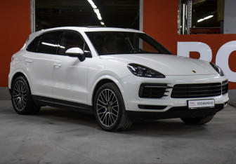 Подержанный автомобиль Porsche Cayenne 2020 года (3 фото)