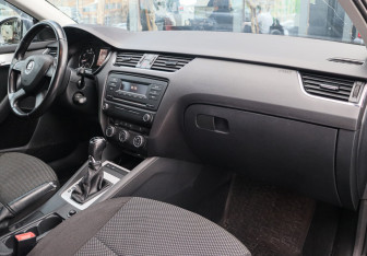 Подержанный автомобиль Skoda Octavia Liftback 2014 года (7 фото)