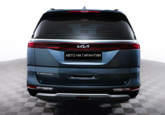 Подержанный автомобиль Kia Carnival 2021 года (6 фото)