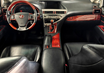Подержанный автомобиль Lexus RX 2010 года (9 фото)