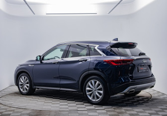 Подержанный автомобиль Infiniti QX50 2018 года (7 фото)