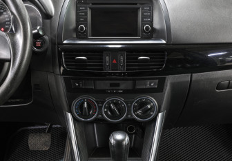 Подержанный автомобиль Mazda CX-5 2014 года (15 фото)