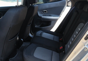 Подержанный автомобиль Kia Ceed Hatchback 2015 года (8 фото)