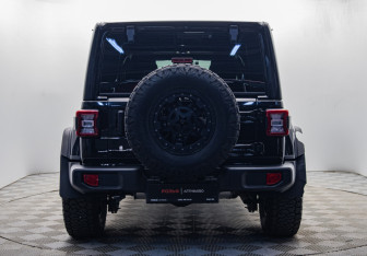 Подержанный автомобиль Jeep Wrangler 2019 года (3 фото)