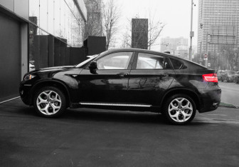 Подержанный автомобиль BMW X6 2010 года (8 фото)