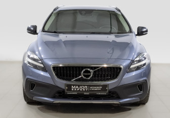 Подержанный автомобиль Volvo V40 Hatchback 2019 года (2 фото)
