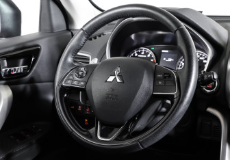 Подержанный автомобиль Mitsubishi Eclipse Cross 2019 года (14 фото)