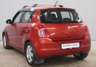 Подержанный автомобиль Suzuki Swift Hatchback 2008 года (7 фото)