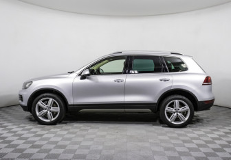 Подержанный автомобиль Volkswagen Touareg 2011 года (8 фото)