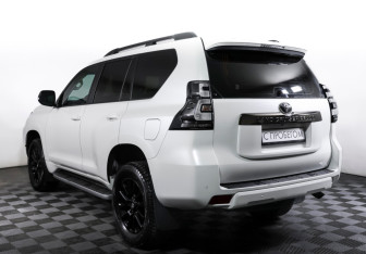 Подержанный автомобиль Toyota Land Cruiser Prado 2020 года (7 фото)