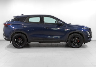 Подержанный автомобиль Omoda C5 2023 года (4 фото)