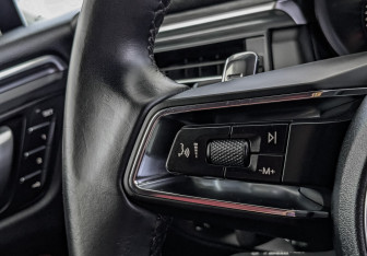 Подержанный автомобиль Porsche Macan 2022 года (29 фото)
