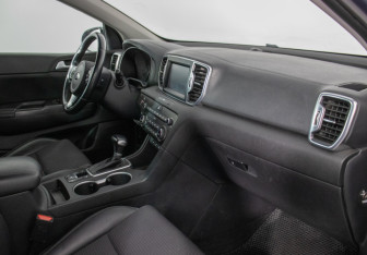 Подержанный автомобиль Kia Sportage 2016 года (9 фото)